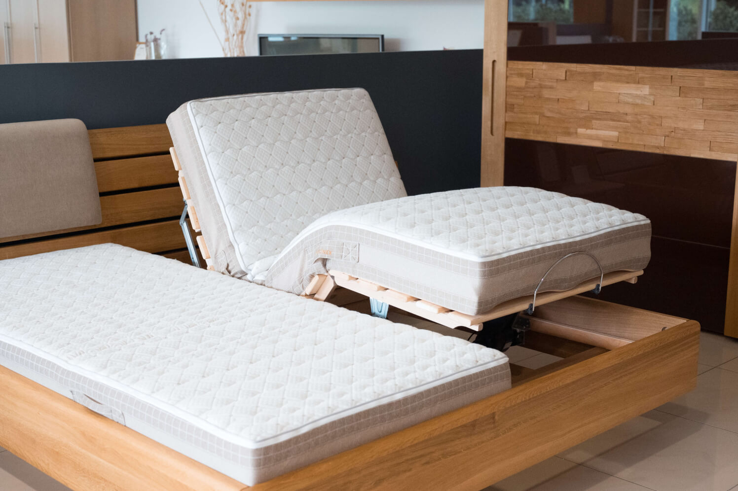 Rošt polohovací - motorové polohovanie MOSYS, káblový ovládač