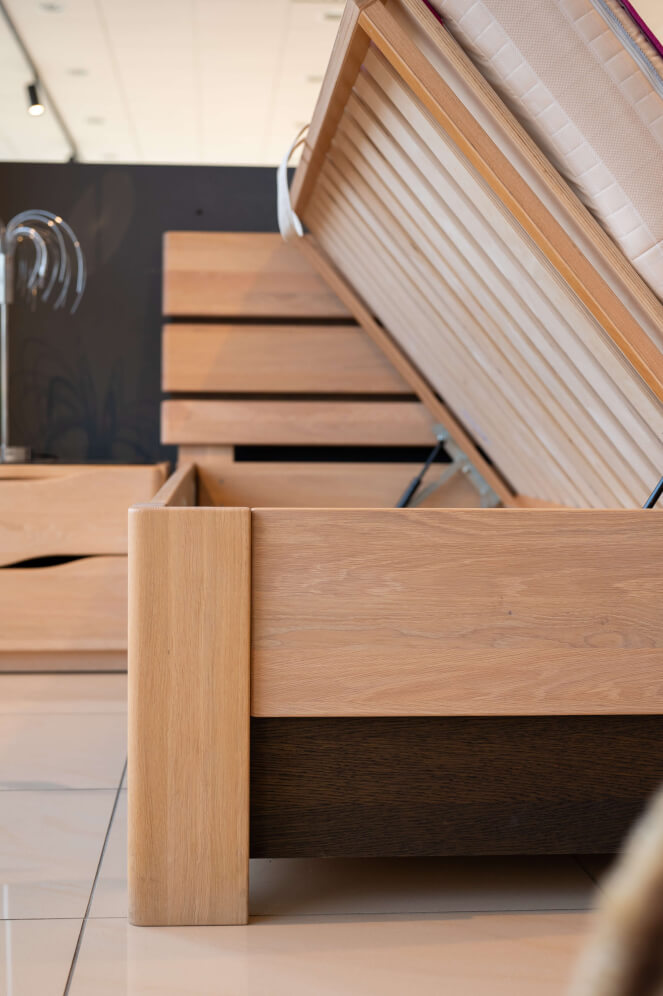 Úložný prostor závěsný (v posteli ELEN)