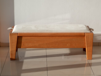 RÁCHEL bench, OAK / CHERRY stain, fabric ANTARA 72