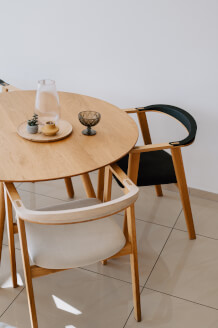RODOS table and TAMMI chairs
