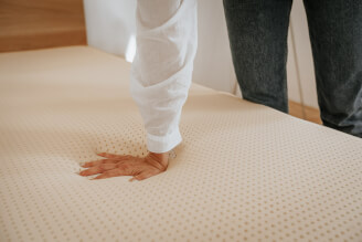 EMBRACE viscoelastic (memory) foam. The only breathable foam of its kind. Suitable for people who spend a lot of time in bed. Not suitable for bedrooms where it is less than 19°C.
