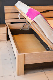 Úložný prostor závěsný (v posteli ELEN)