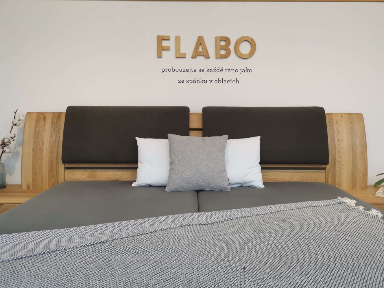 Čalúnená opierka FLABO