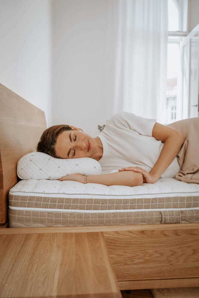 Anatomical pillow HUGO - side position