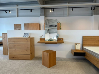 Toaletní stolek AMANTA závěsný s taburetem