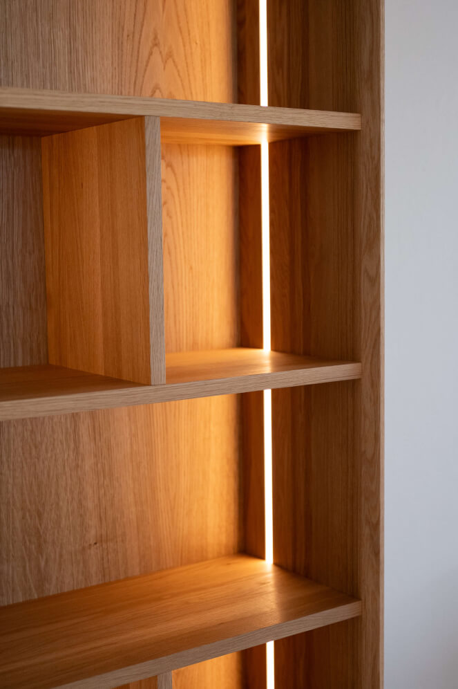 Závesná knižnica LINE Z144-160 s medzistenou